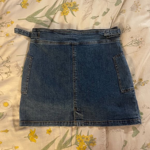 90s BUM utility tie waist light wash shorts! - Picture 15 of 15